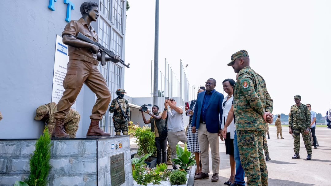 Why did Uganda unveil a statue of Netanyahu’s brother at Entebbe?
