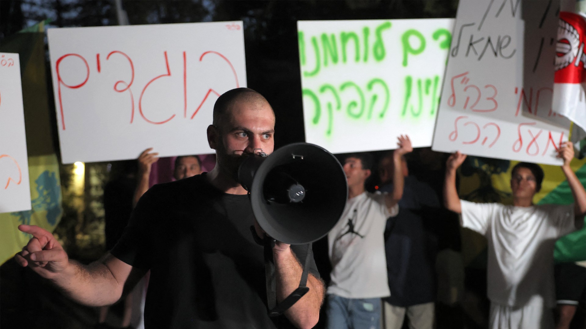 Far-right Israelis call for NAZA co-director to be hanged in protest outside parents’ home