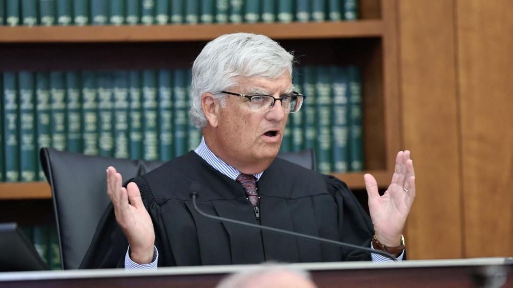 What happens if a mistrial is declared in Lindsay Clancy case?