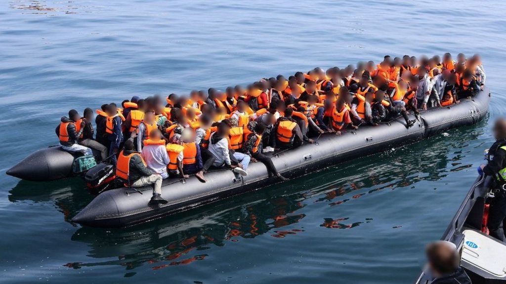 Teen who piloted Channel boat with 165 migrants jailed